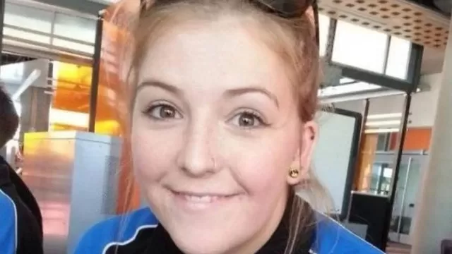 Paramédica australiana Natalie Kunicki, de 23 años, quien en diciembre de 2017 se mudó a Londres (Reino Unido) para trabajar en el servicio de ambulancias. Foto: Los Ángeles Informa