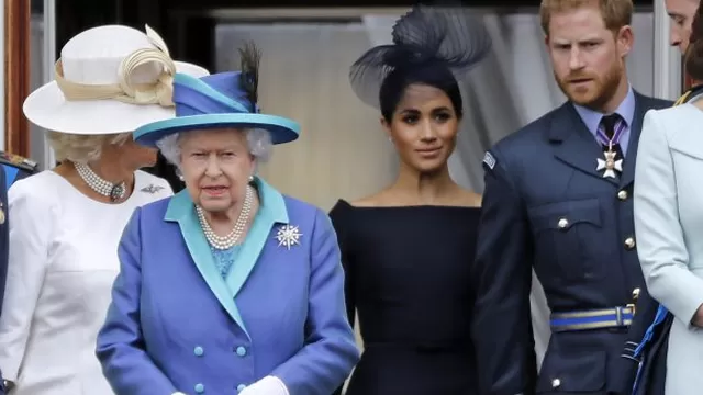 Reina Isabel II y familia real británica piden solución ante anuncio de duques de Sussex