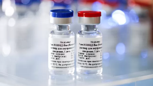 Rusia solicita a la OMS el registro acelerado y la precalificación de su vacuna Sputnik V contra la COVID-19. Foto: AFP