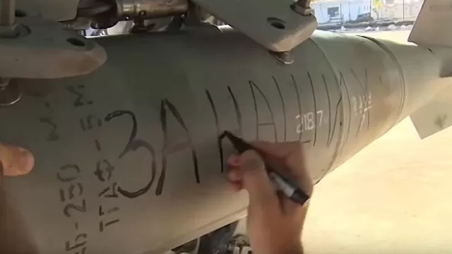 Rusos inscriben "Por París" en bombas con destino a Siria