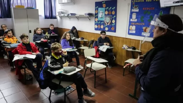 Uruguay es el primer país de América Latina que retorna a las clases presenciales. Foto: EFE