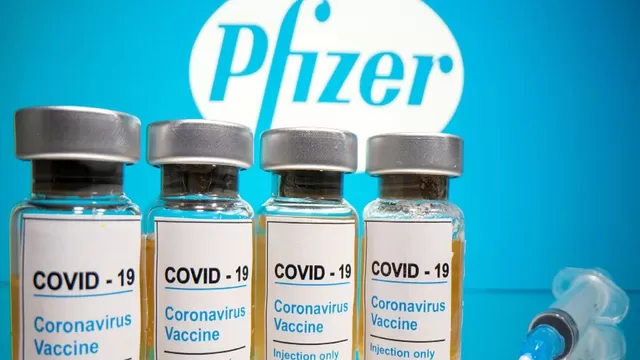 Las vacunas Pfizer contra la covid son seguras para los fetos, según estudio / Foto: EFE