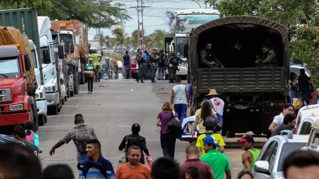 Protestas para encontrar a mineros en Venezuela. (Vía: AFP)