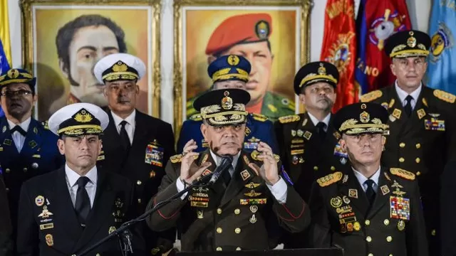 &quot;Nos quedamos con las sanciones, pero tambi&eacute;n nos quedamos con la patria&quot;, dijo Vladimir Padrino, ministro de Defensa de Venezuela. (Foto: AFP)