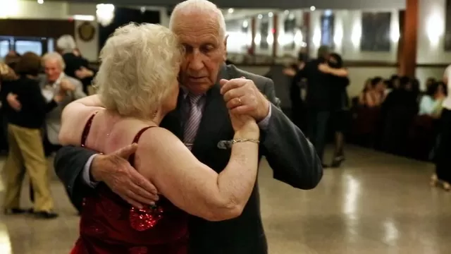 Estos dos abuelos argentinos dan cátedra en el Mundial de Tango
