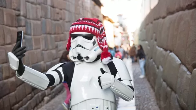 Facebook:  el 'Cholo Trooper' de Star Wars visitó Cusco y la pasó así