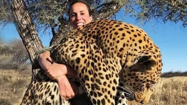 No es la primera vez que la cazadora se fotograf&iacute;a con animales muertos. (Foto: Instagram)