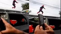 Facebook: 'Spiderman' salta encima de buses en plena congestión vehicular