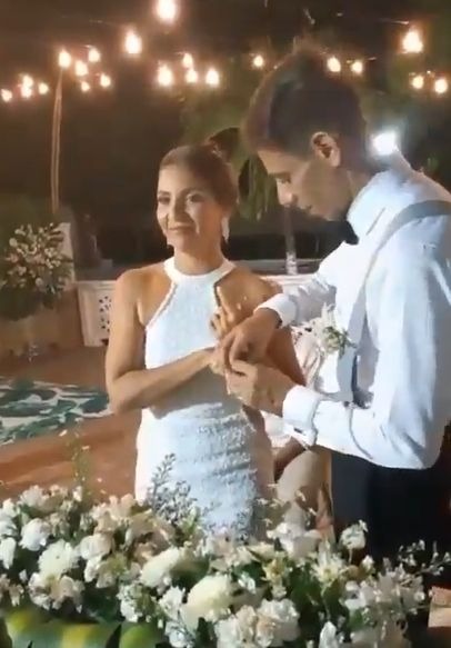 Mujer le devolvió el anillo de compromiso a su pareja tras rechazarlo en plena boda 