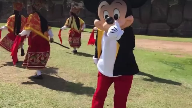 Mickey Mouse en Cusco / Captura video Facebook