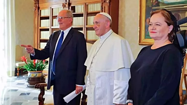 PPK visitó al papa Francisco junto a Nancy Lange. Foto: Andina/Presidencia