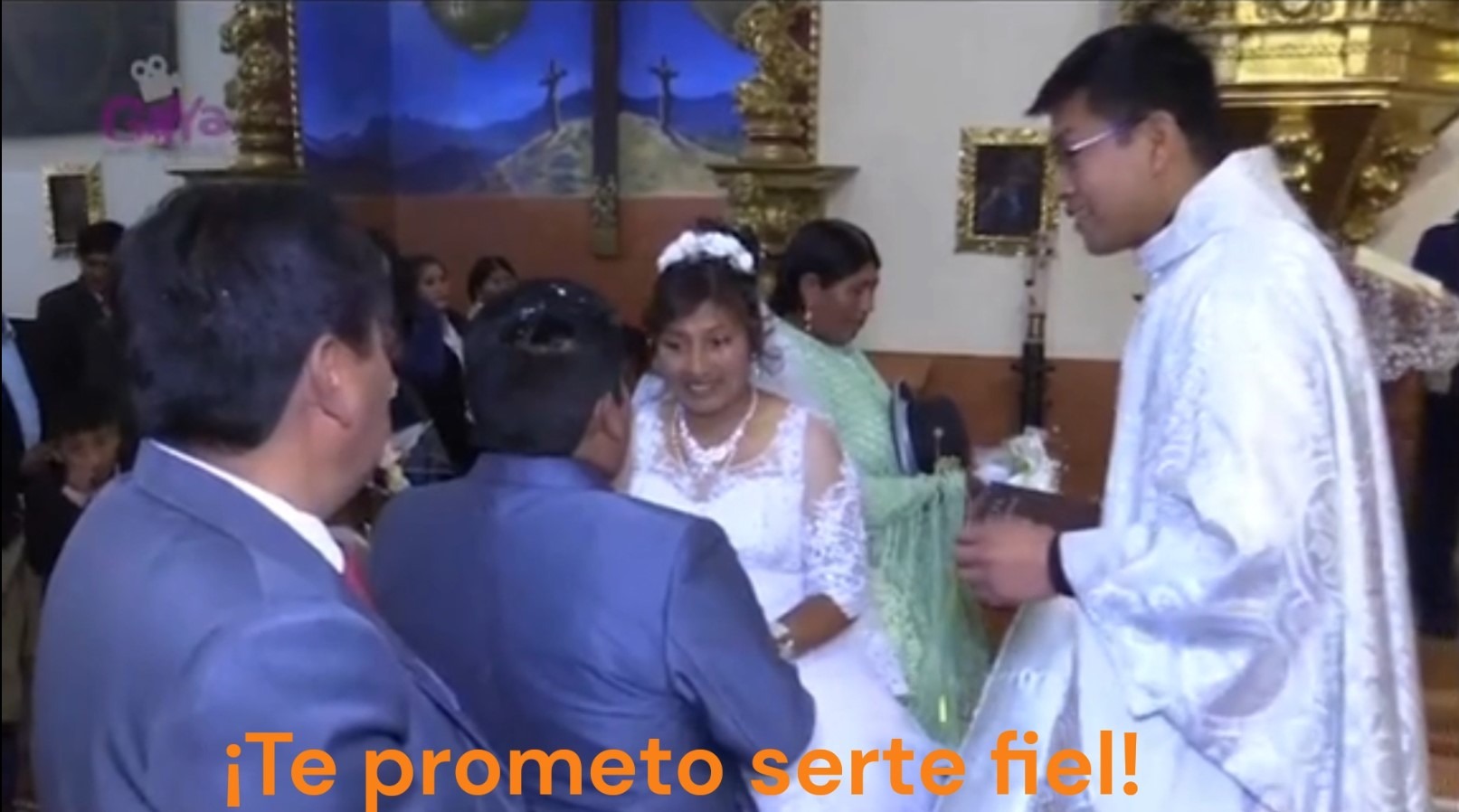 El sacerdote perdió la paciencia ante la mirada de la novia/ Foto: Captura viral de Tik Tok