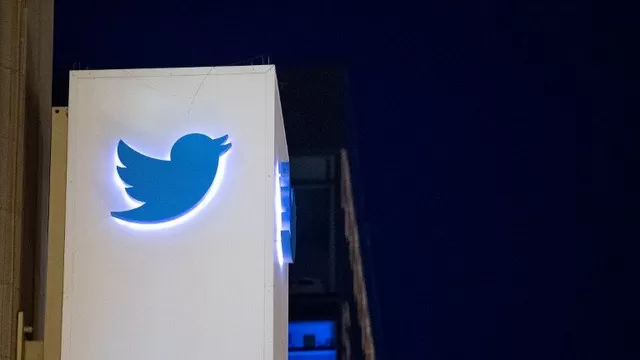 El logo de Twitter es visto en las inmediaciones de la compañía en San Francisco. (Vía: AFP)