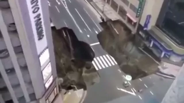 YouTube: agujero gigante que apareció en Japón fue reparado en solo 6 días