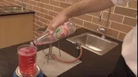 YouTube: profesor de ciencias muestra cuánta azúcar hay en una gaseosa y se vuelve viral