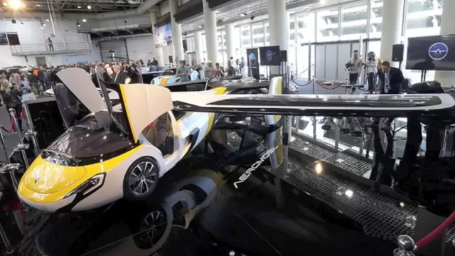 La compañía eslovaca AeroMobil Flying Car presentó su auto volador