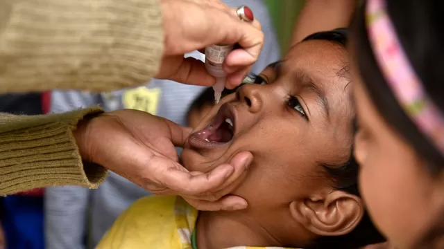 ¿Cómo se contagia la poliomielitis?