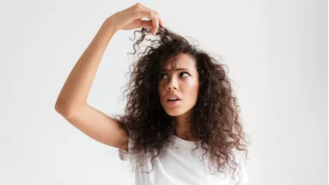 ¿Cómo quitar el frizz del cabello y por qué todas las mujeres lo tienen?