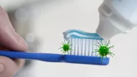 ¿El cepillo puede mantener el virus mientras estás contagiado? 