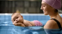 ¿Desde qué edad un bebé se puede meter a la piscina con cloro?