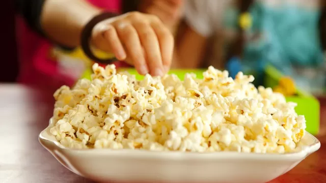 Lo que debes saber sobre el consumo de pop corn de los niños
