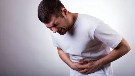 Dolor de estómago: síntomas que pueden indicar algo peligroso