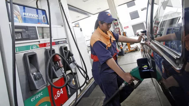 ¿Dónde ver la actualización de precios más económicos del combustible? (Foto: Andina)