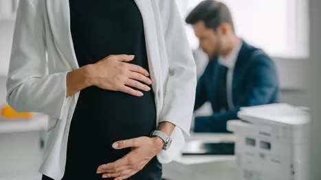 ¿Me pueden despedir si estoy embarazada o en periodo de lactancia?