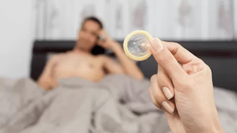 ¿Qué hacer si tu pareja no quiere usar el condón?