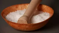 ¿Qué cantidad de sal debes consumir al día para evitar daños?
