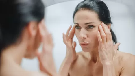¿Qué destruye el colágeno de tu piel y te hace envejecer más rápido?