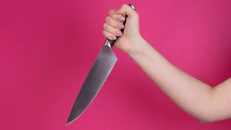 ¿Qué significa soñar con un cuchillo y que lo tienes en la mano?