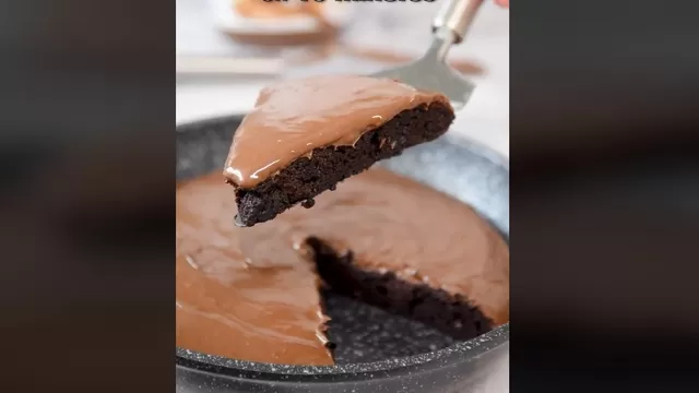 La receta más fácil para preparar una torta de chocolate en sartén